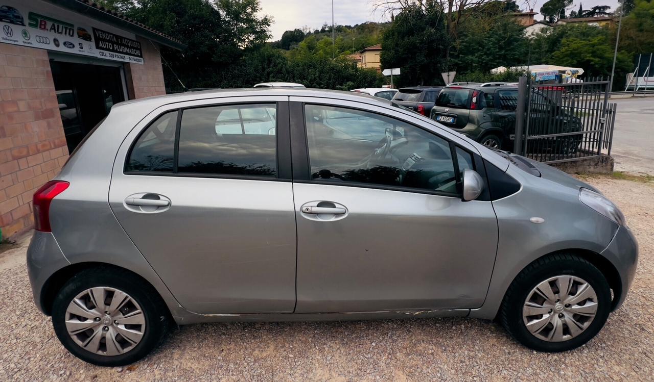 Toyota Yaris 1.0 5 porte