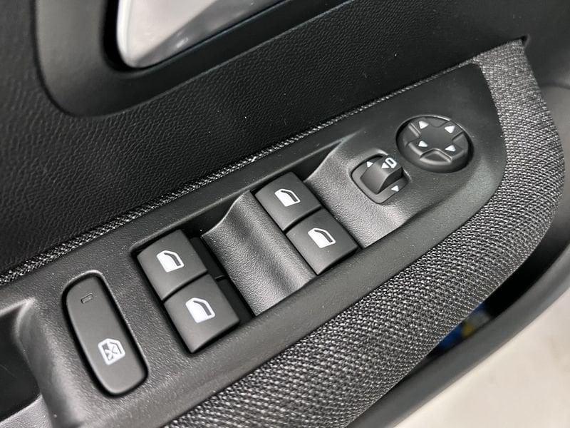 Peugeot 208 Business Hybrid 110 e-DCS6 auto