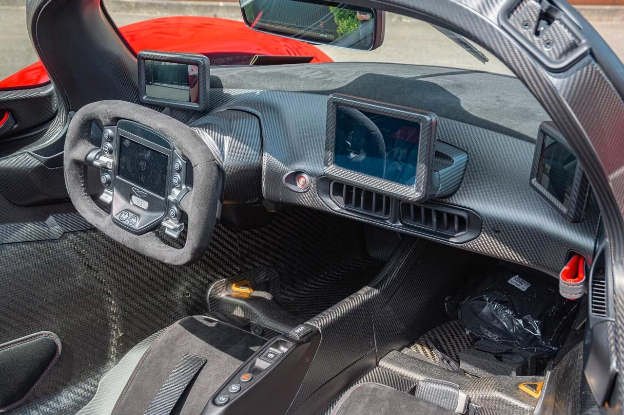 Aston Martin Valkyrie SPIDER *Q-COMMISSION*PIANO DA COLLEZIONE*