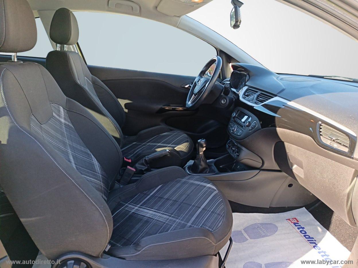 OPEL Corsa 1.2 Coupé b-Color