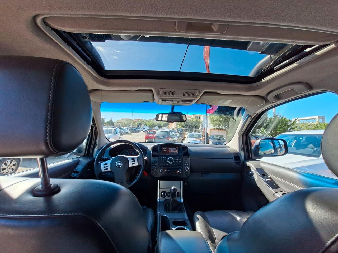 Nissan Navara 2.5 dCi 190CV