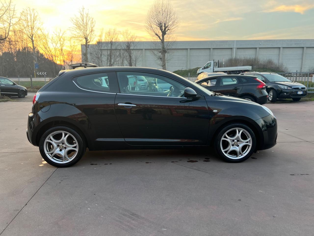 Alfa Romeo MiTo 1.4 105 CV M.air S&S Distinctive Sport Pack