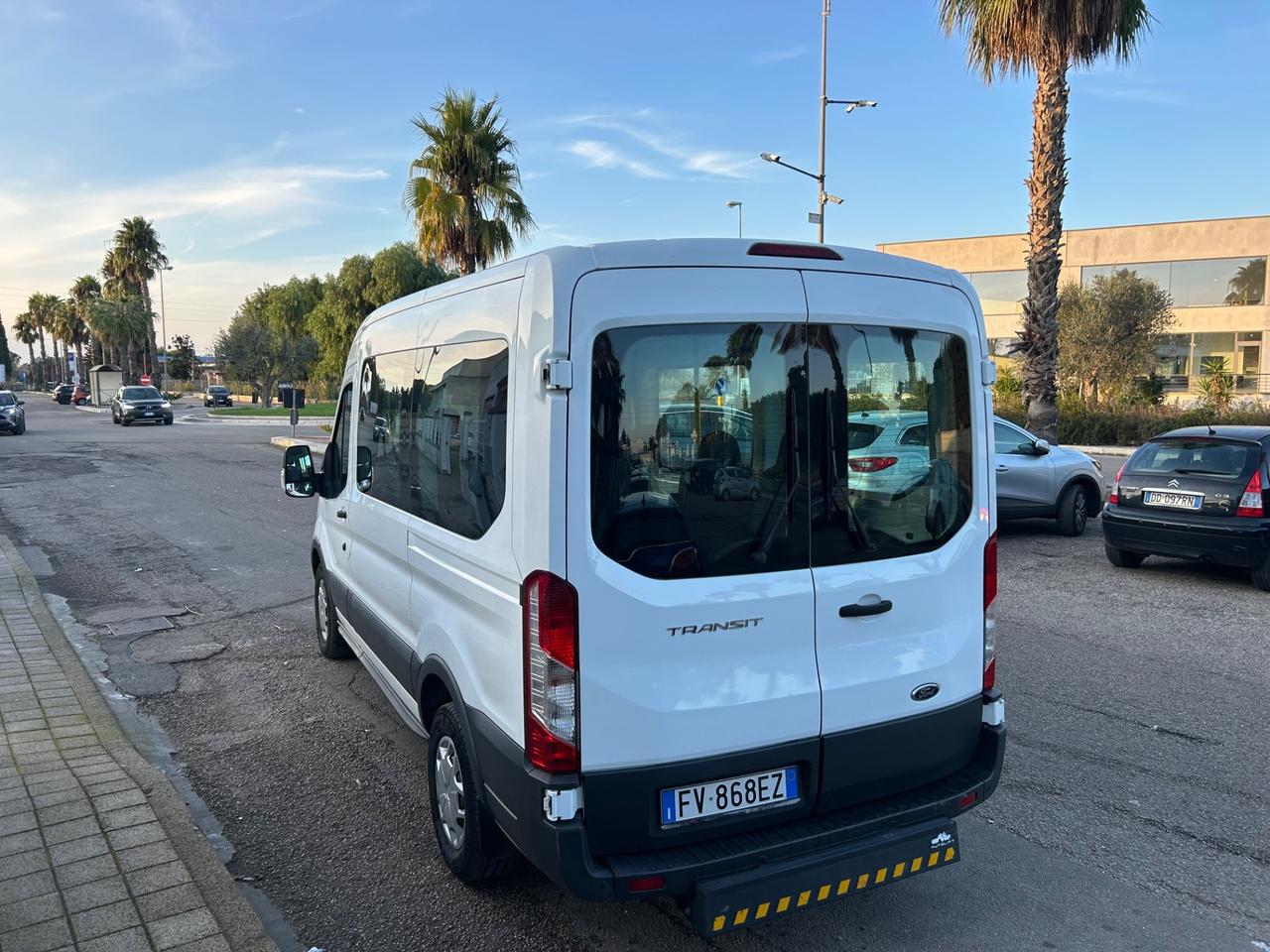 Ford Transit 350 2.0TDCi EcoBlue 130CV 9 posti+pedana disabili