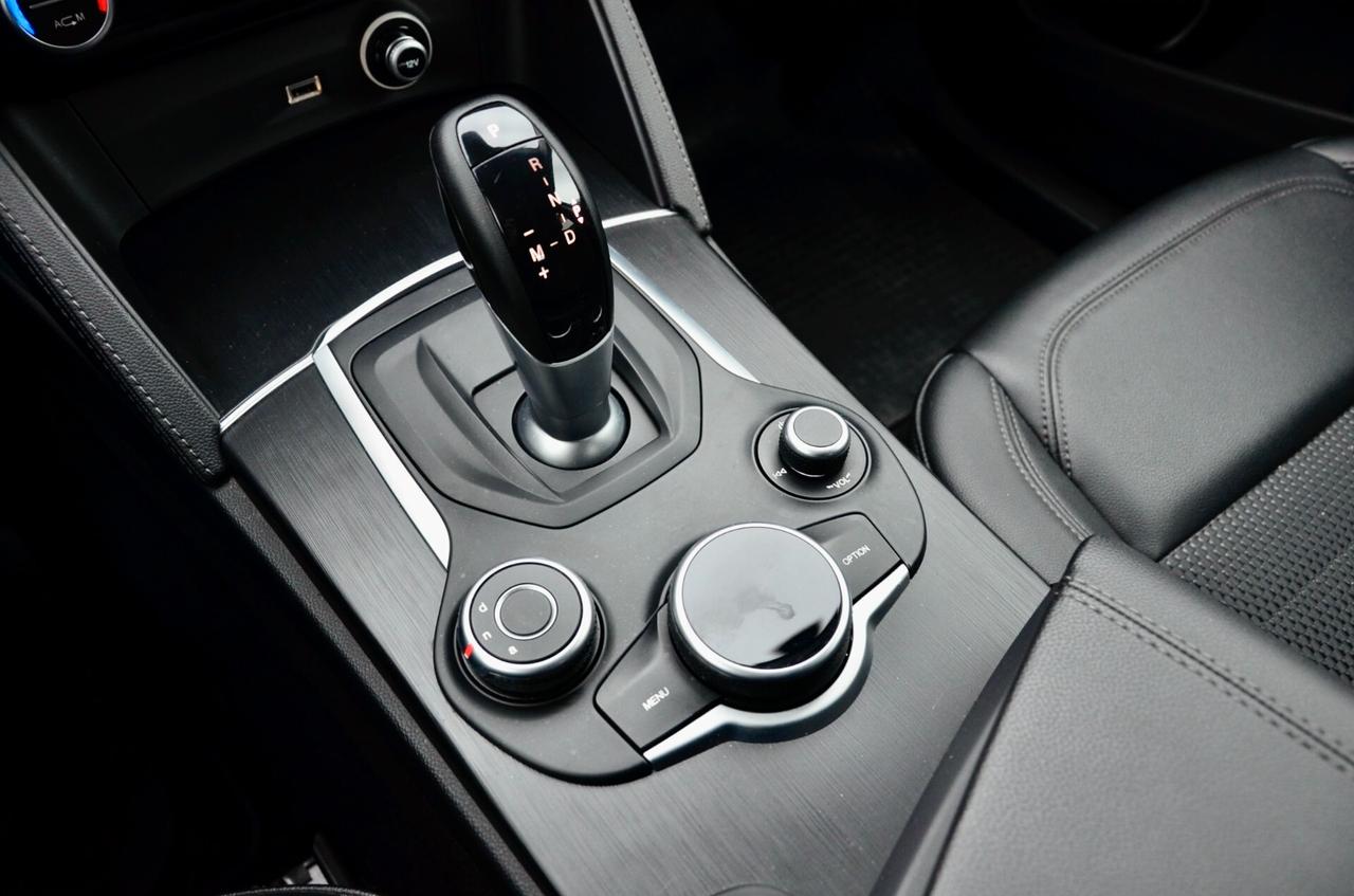 ALFA ROMEO STELVIO 2.2 t Q4 180cv AUTO, UFF ITALIANA, SERVICE CON FATTURE, 18", RETROCAMERA, PERMUTE