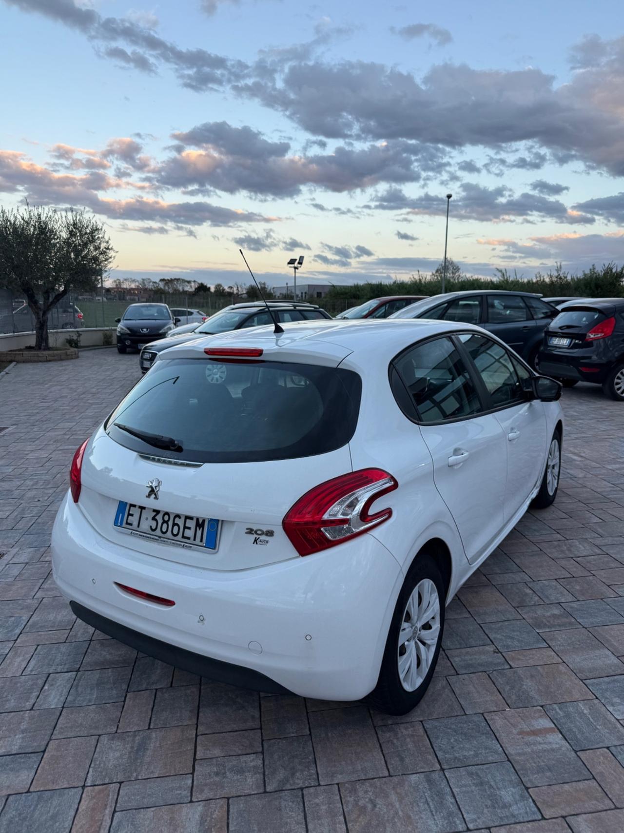 Peugeot 208 1.2 Benzina