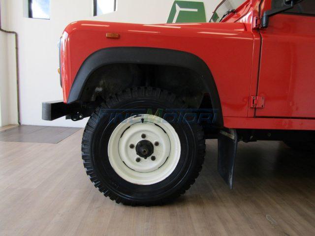 LAND ROVER Defender 90 2.5 84 CV 3 porte 6 POSTI