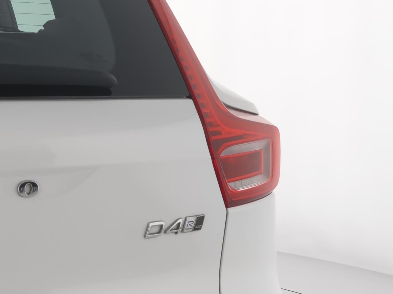 Volvo XC40 2.0 d4 R-design awd