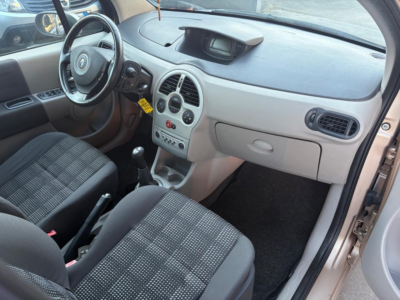 Renault Modus 1.2 66000km perta