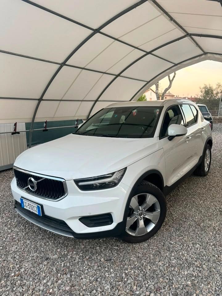 Volvo XC40 T2 Geartronic Momentum Core