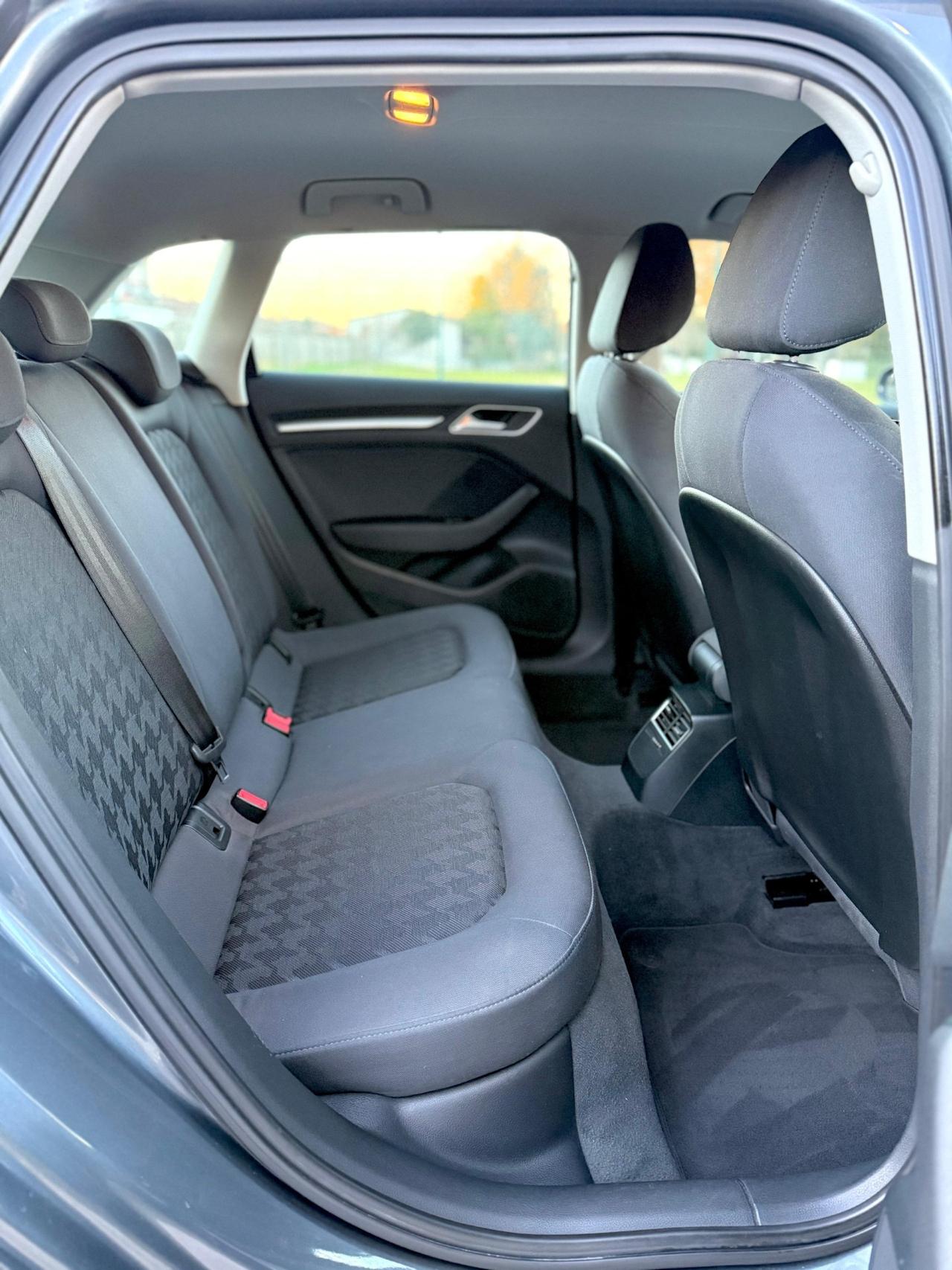 Audi A1 1.4 TDI S tronic Metal plus