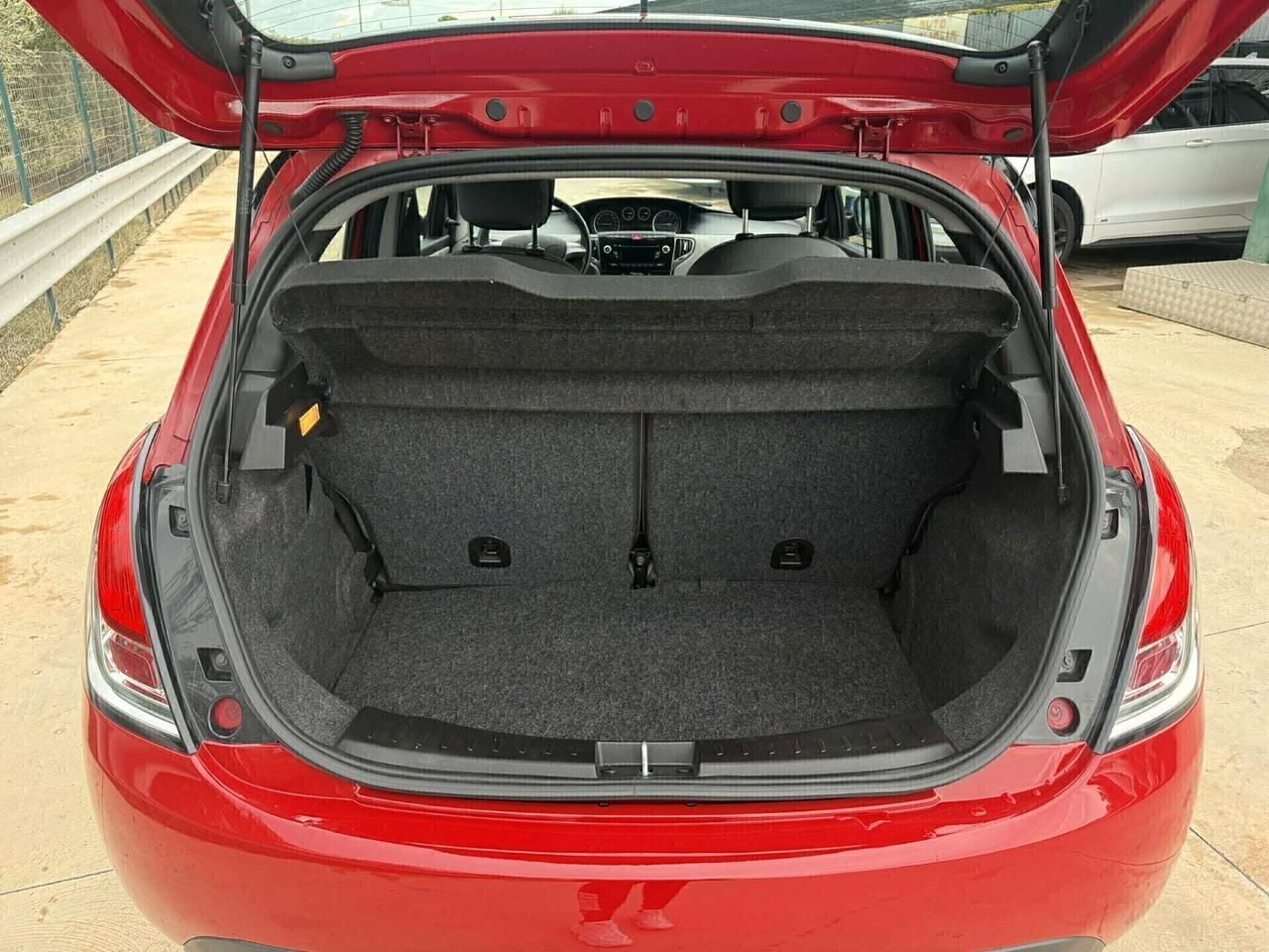 Lancia Ypsilon 1.2 69 96.000km **NEOP OK** 2013