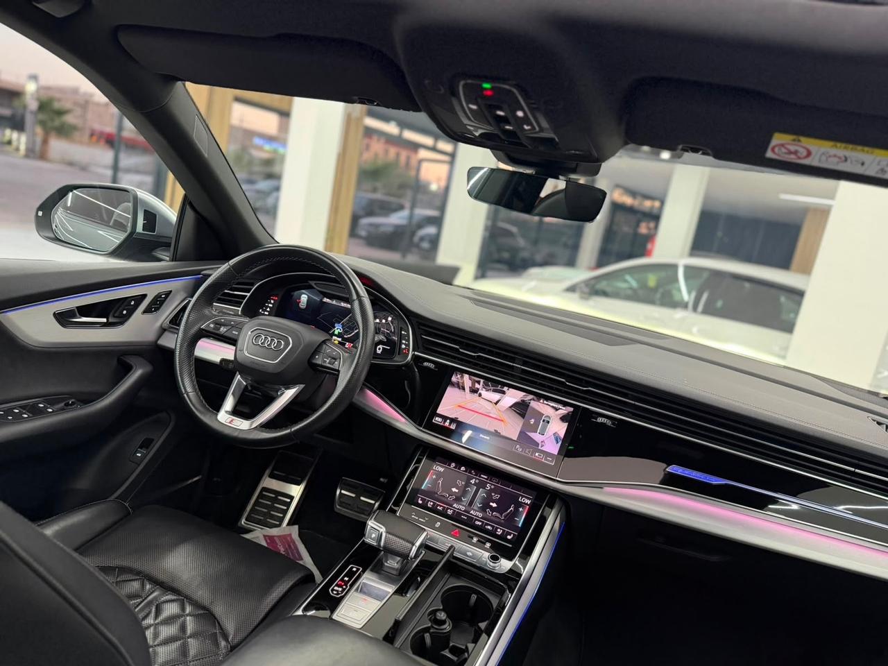 Audi Q8 SQ8 TFSI quattro tiptronic