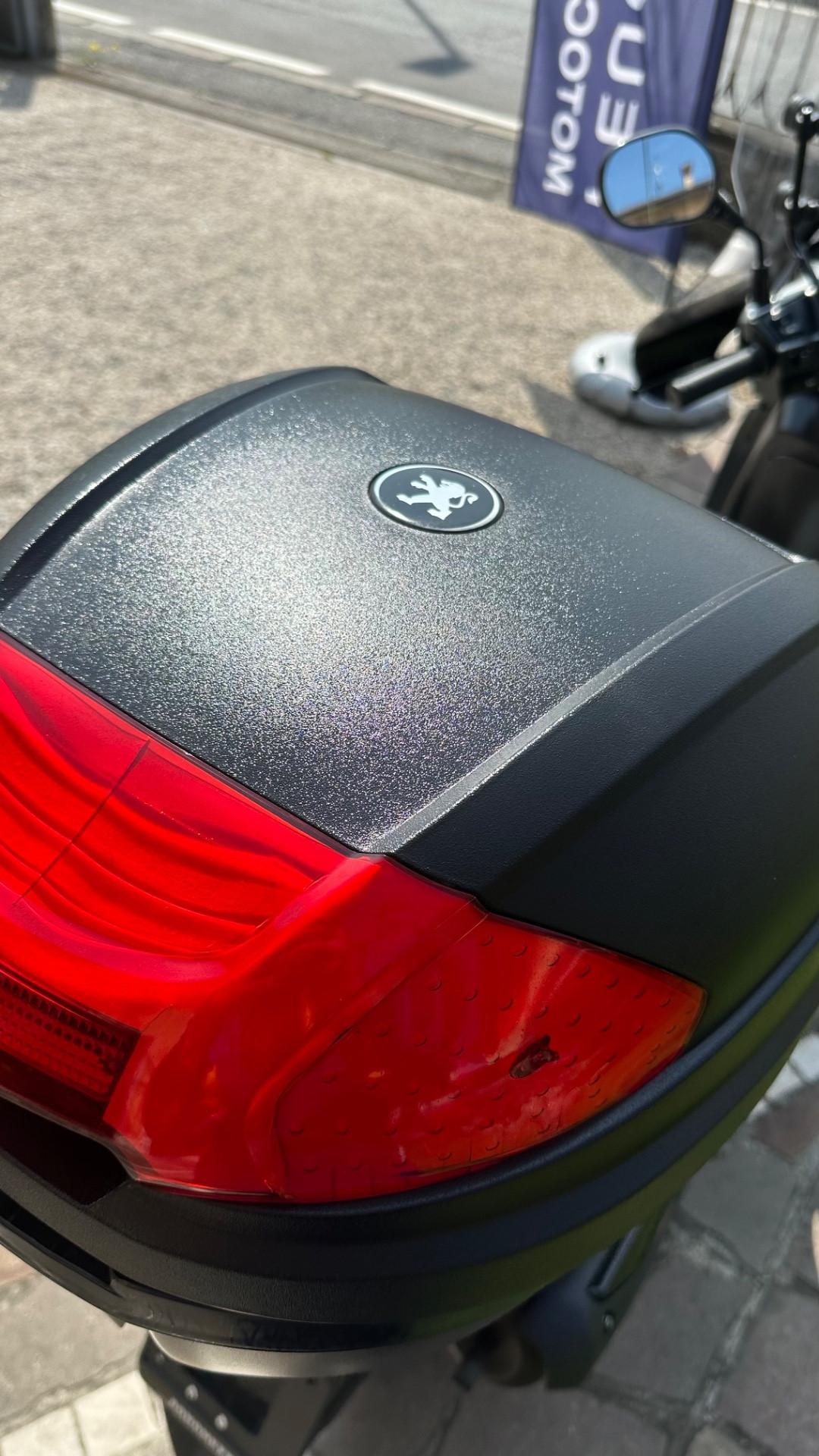 Peugeot Tweet 50 4 tempi con bauletto e parabrezza