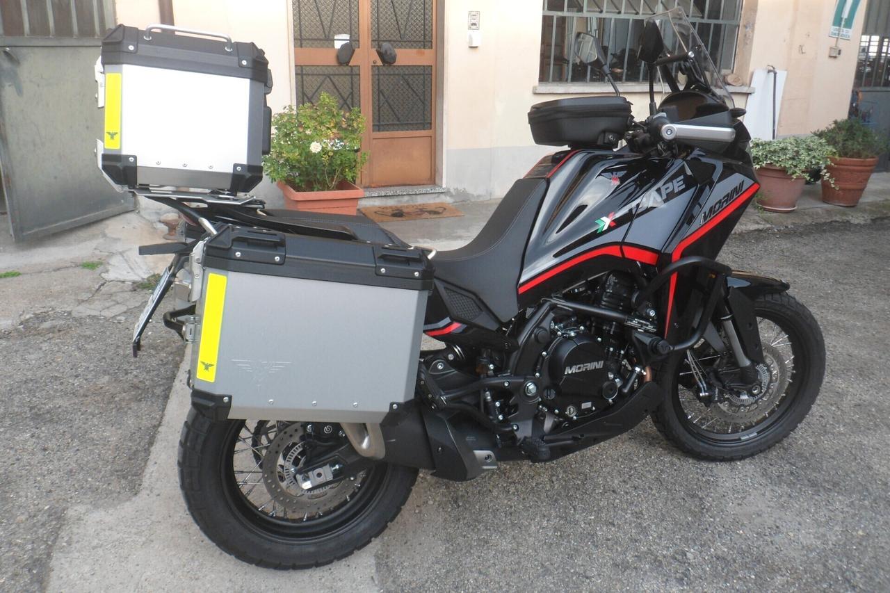Moto Morini X-Cape 649 adventouring