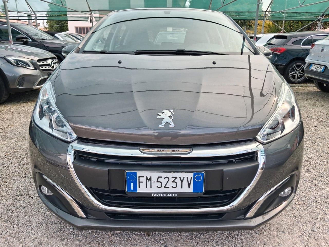 Peugeot 208 5 Porte 1.6 bluehdi Touch 75cv