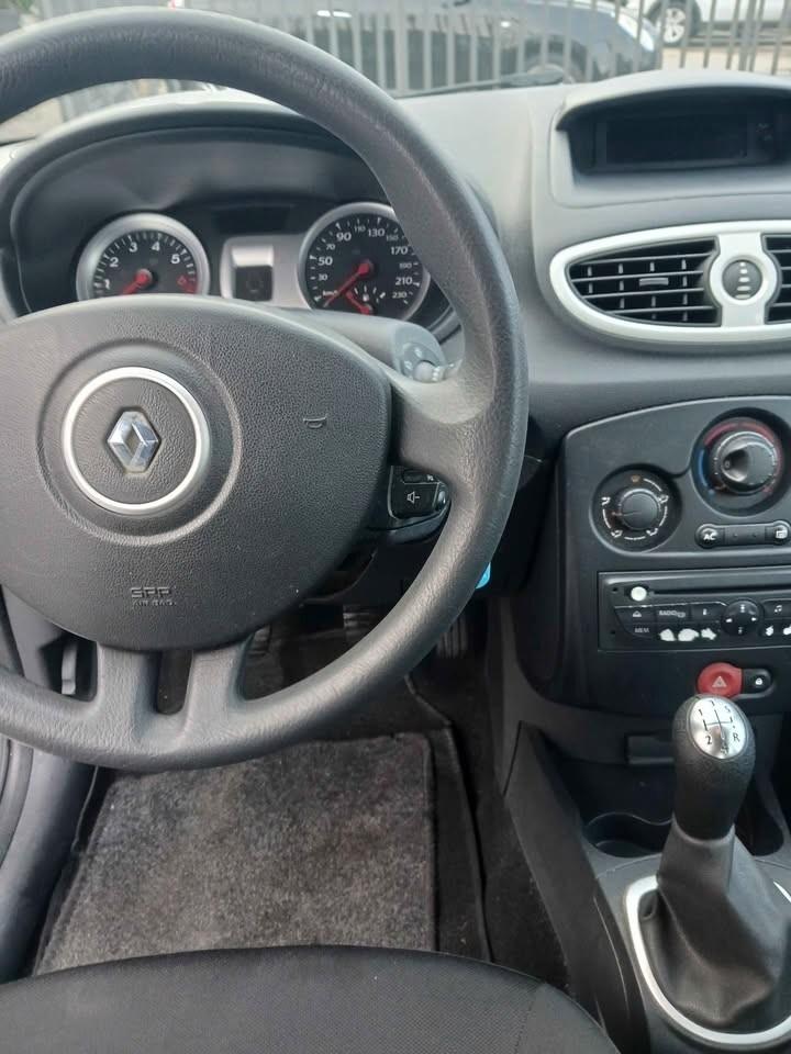 Renault Clio 1.2 16V 5 porte GPL Yahoo!