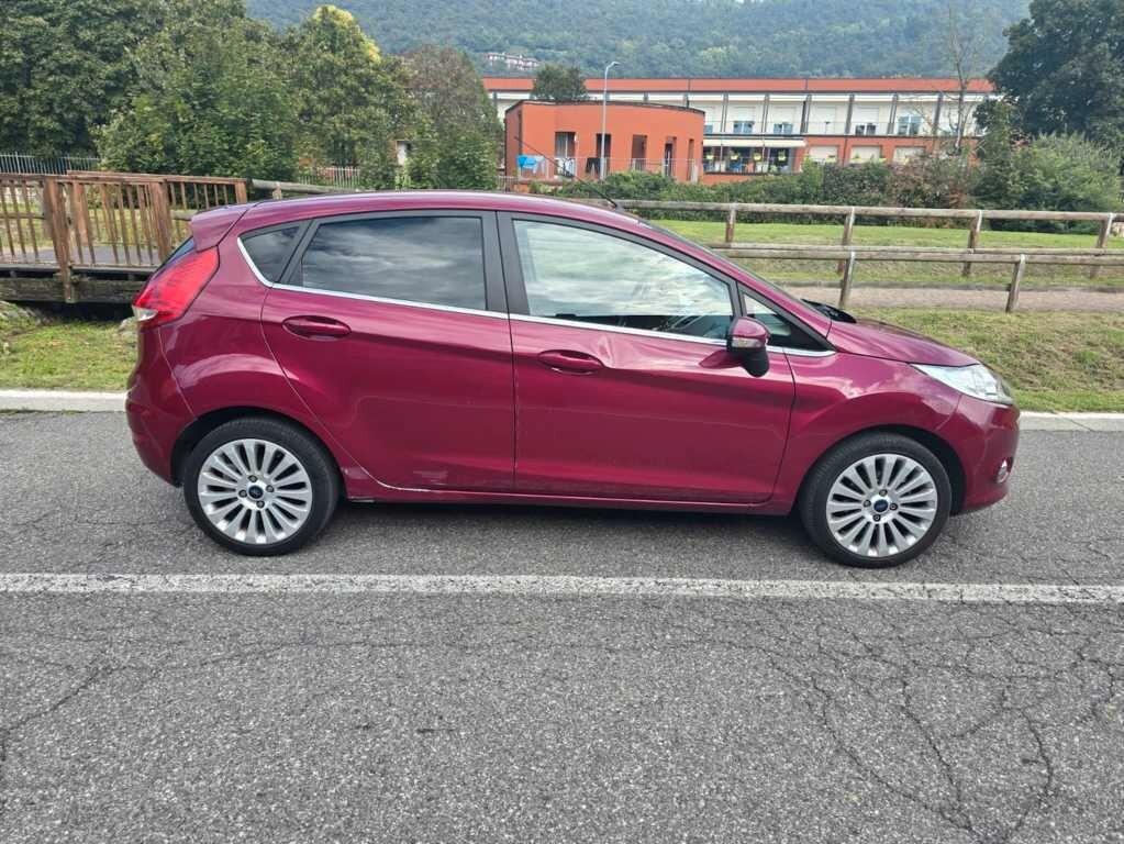 FORD FIESTA 1,2 BENZINA- TITANIUM- OK NEOPATENTATI-