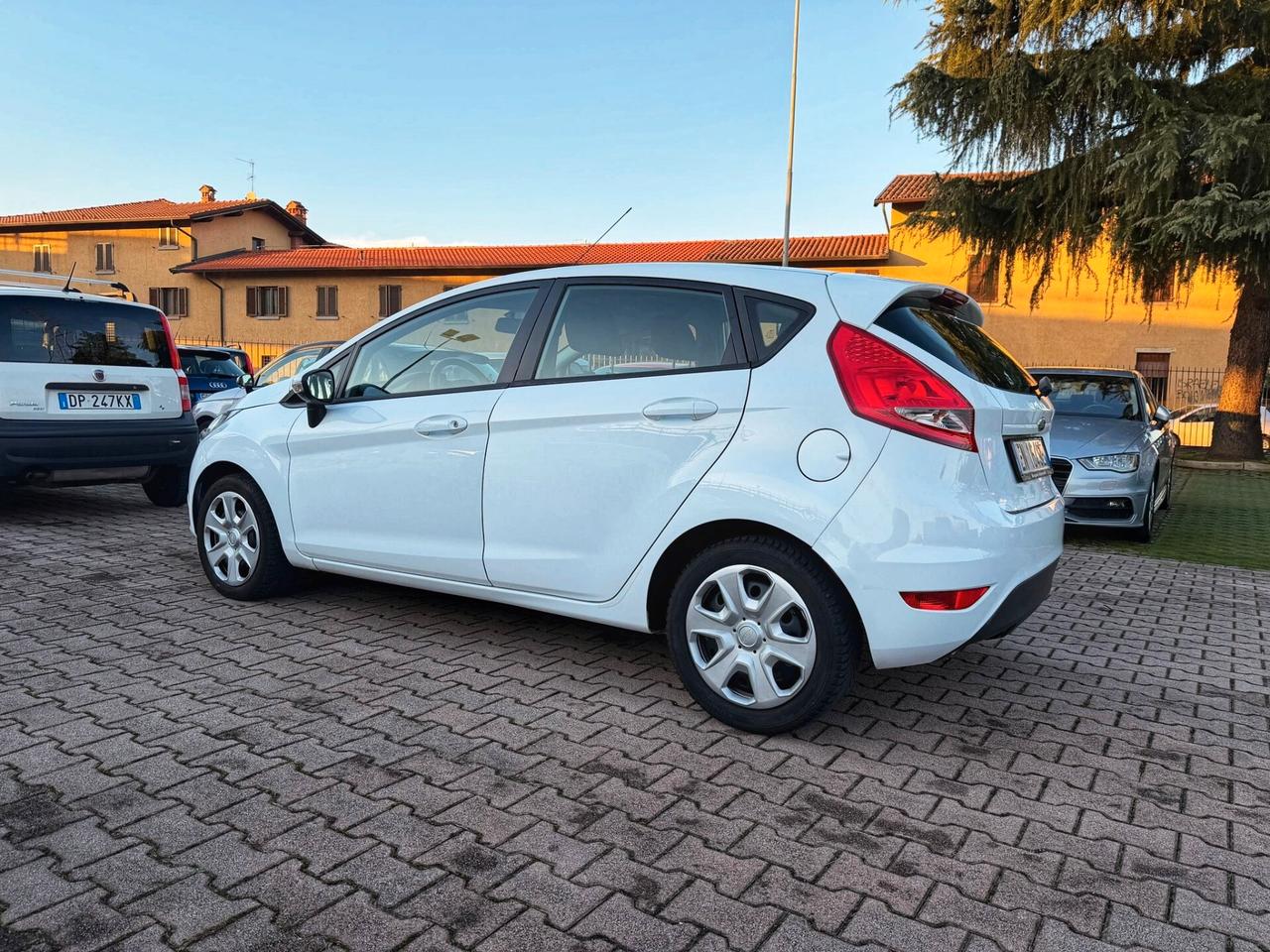 Ford Fiesta 1.4 TDCi 70CV 5 porte OK NEOPATENTATI