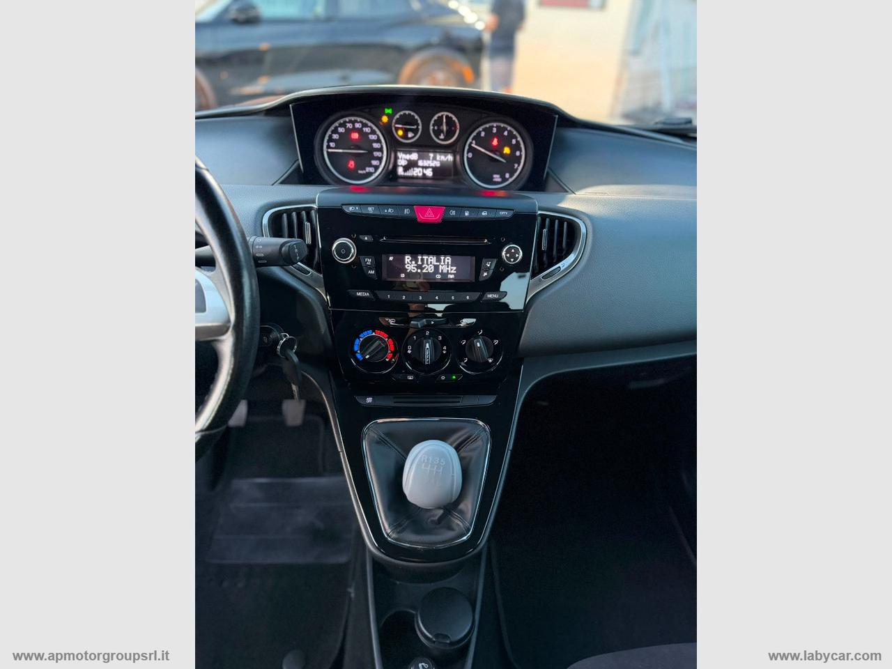 LANCIA Ypsilon 0.9 T.Air 85CV 5p. Met.Ec. Gold