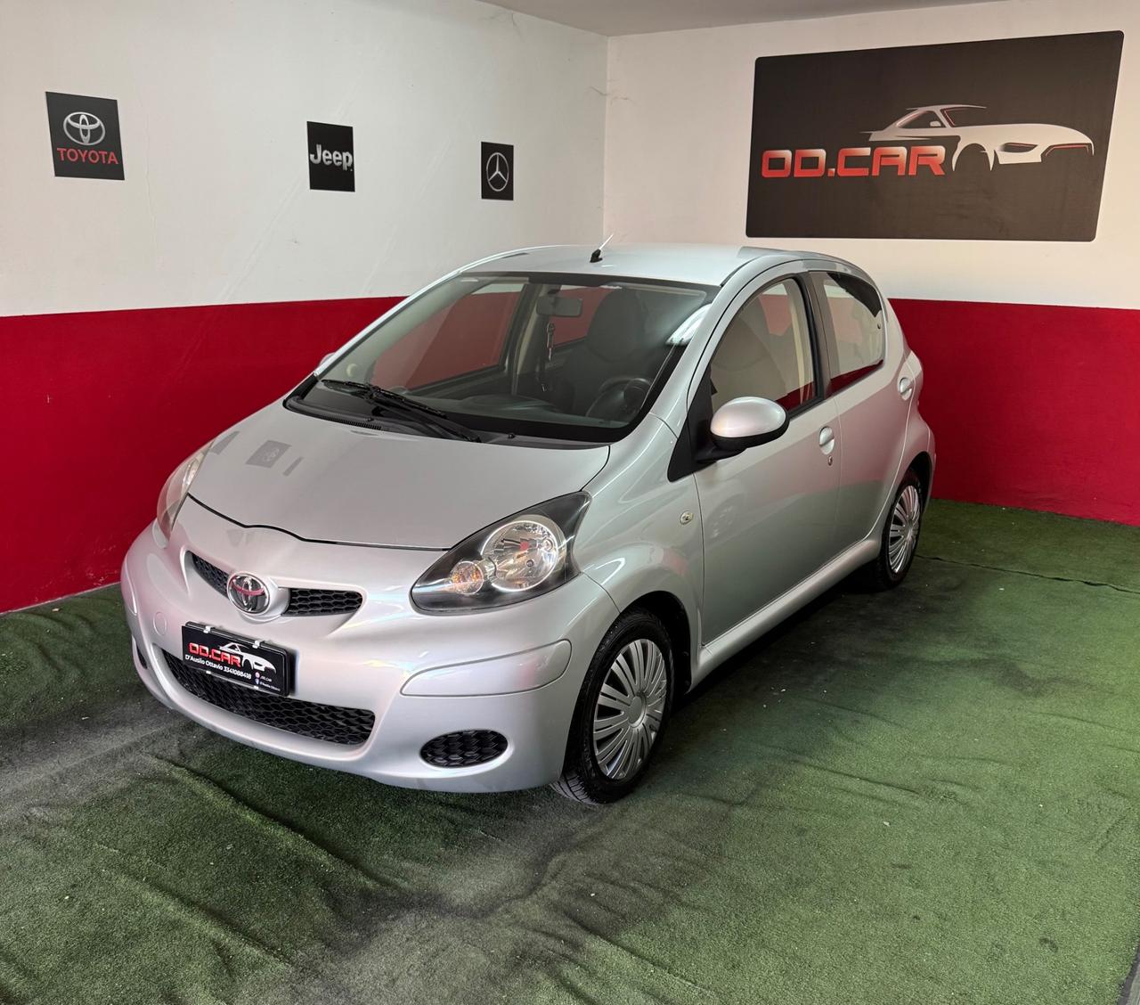 Toyota Aygo 1.0 12V VVT-i 5 porte Sol