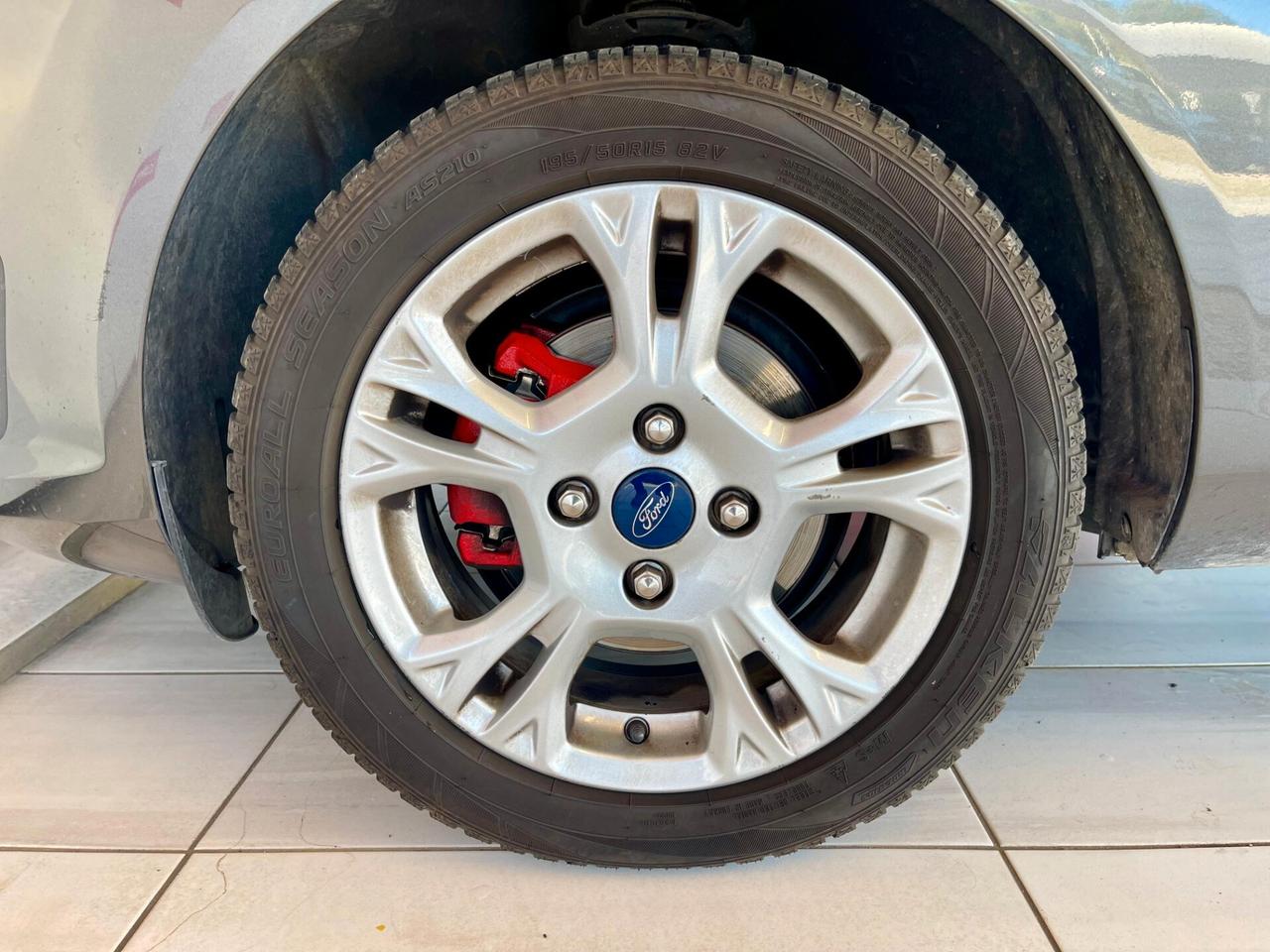 FORD Fiesta 6ª serie Fiesta 1.4 5p. Bz.- GPL T...