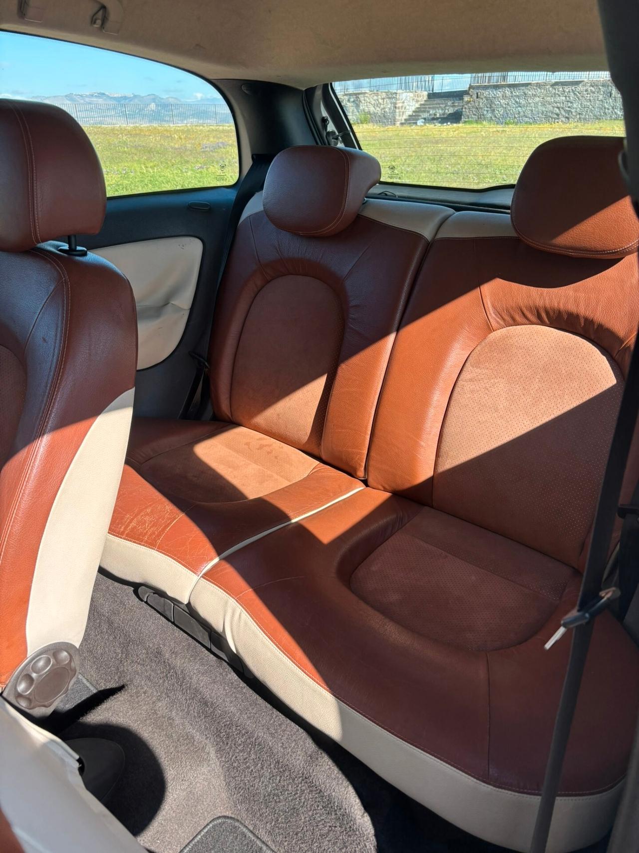 Lancia Ypsilon 1.3 MJT 75 CV Oro