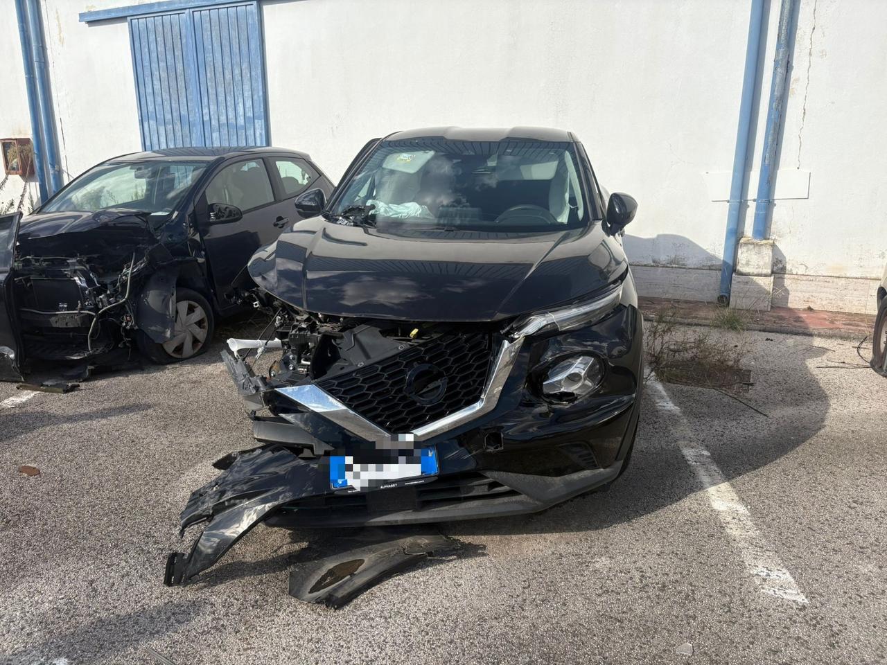 Nissan Juke 1.0 DIG-T 114 CV N-Connecta - SINISTR*