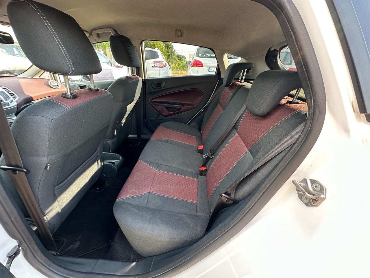 Ford Fiesta 1.4 5 porte Bz.- GPL Titanium OK NEOPATENTATI