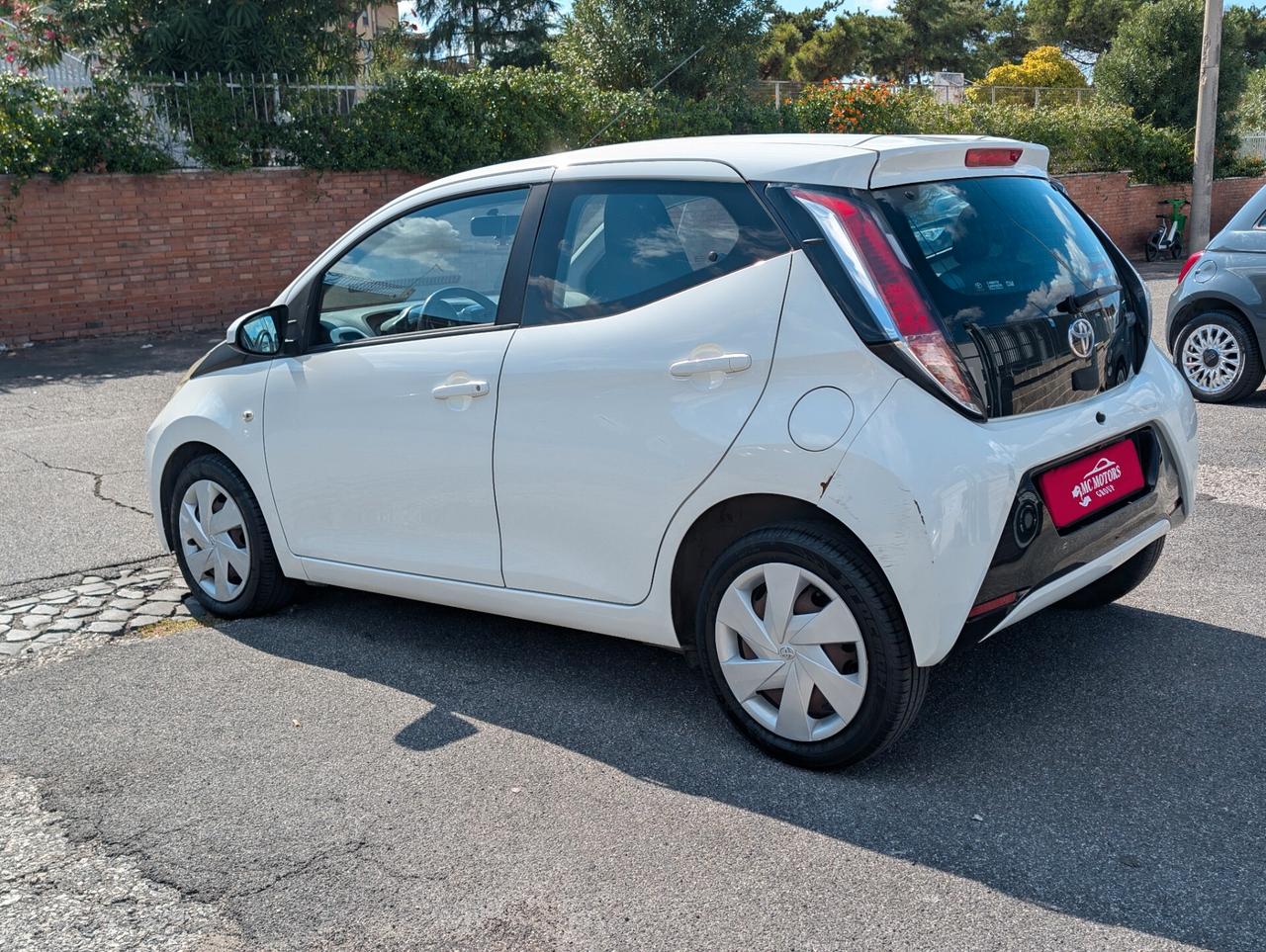 Toyota Aygo 1.0 VVT-i 69 CV 5 porte x-cool