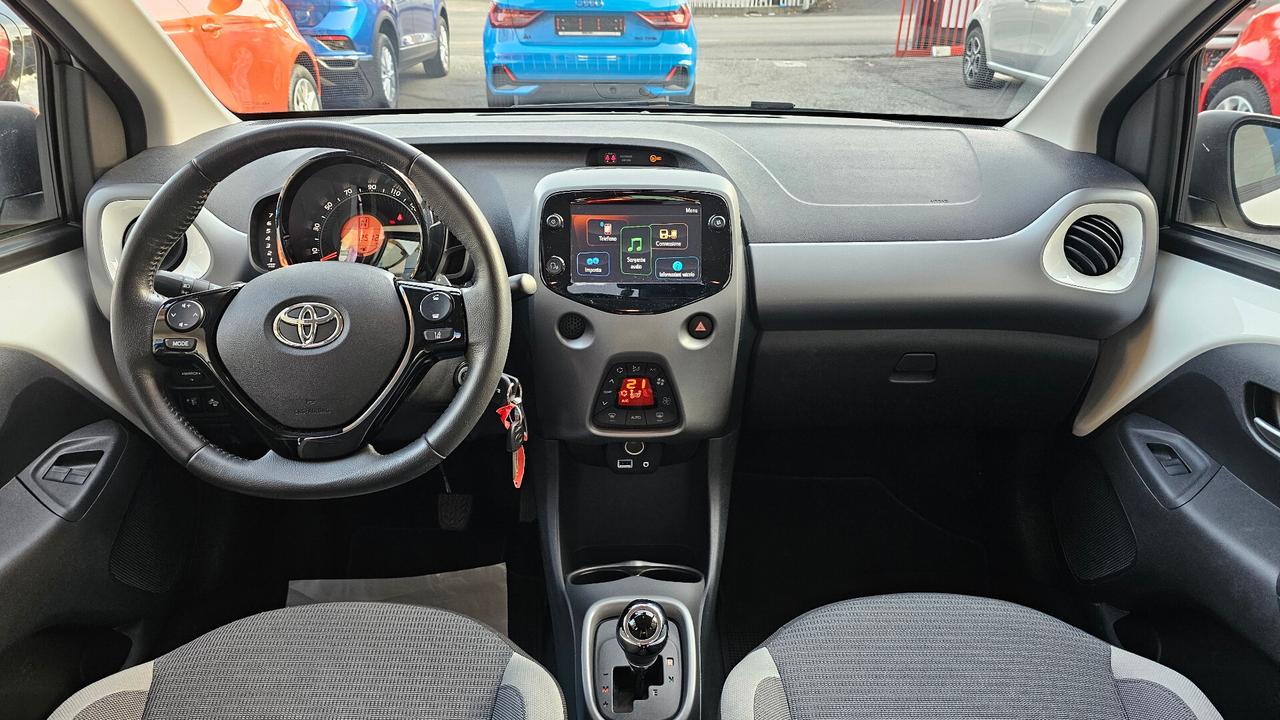 Toyota Aygo Connect 1.0 VVT-i 72 CV 5p. x-play MMT UNIPRO' TAGL UFF