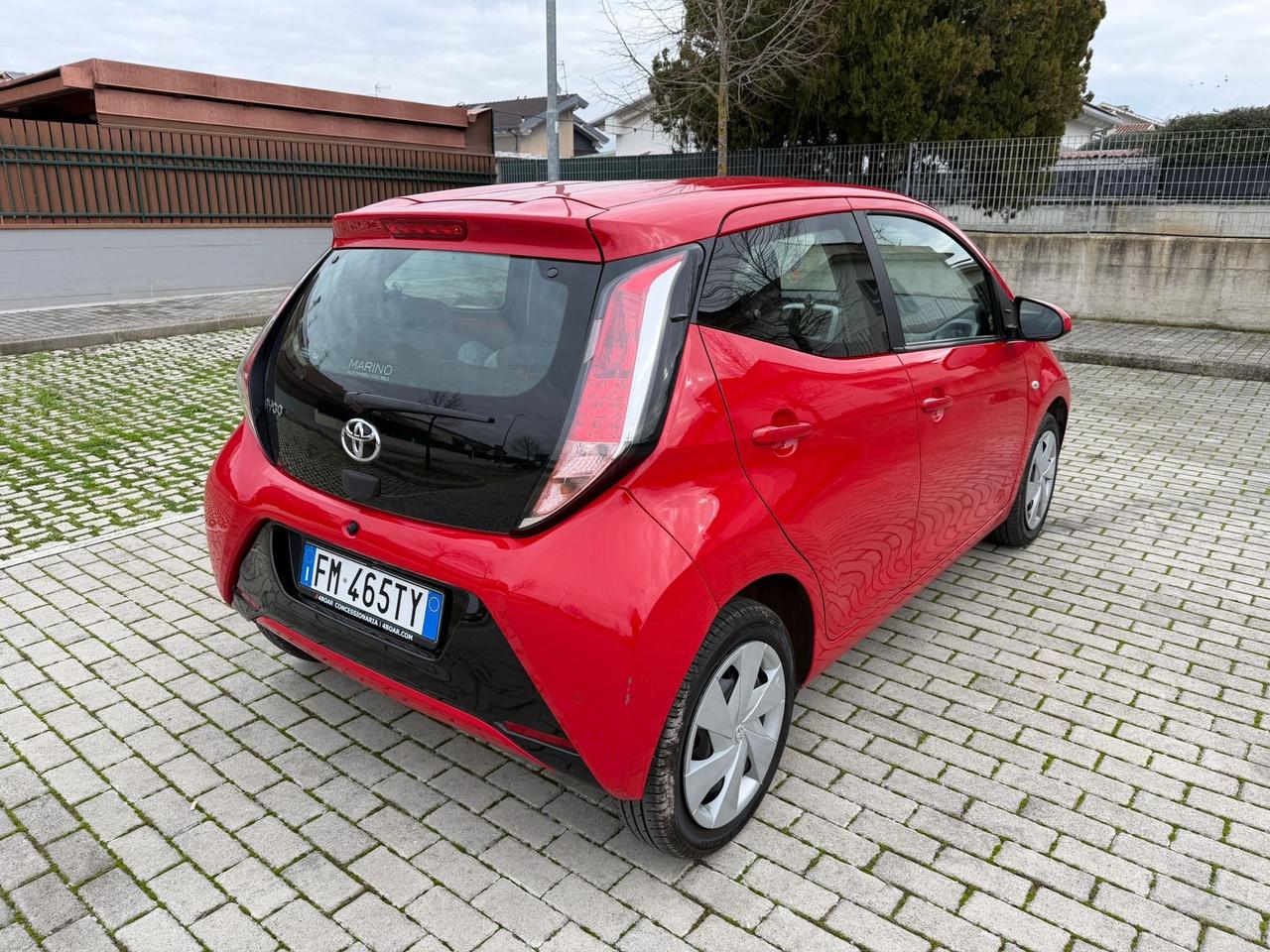 Toyota Aygo 1.0 VVT-i 69CV x-play *NEOPATENTATI*