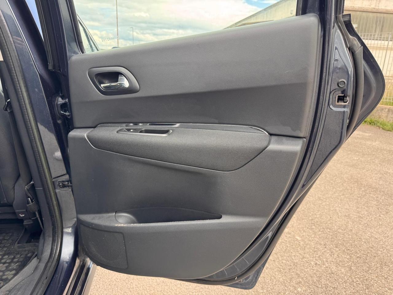 Peugeot 3008 1.6 HDi 112CV Business