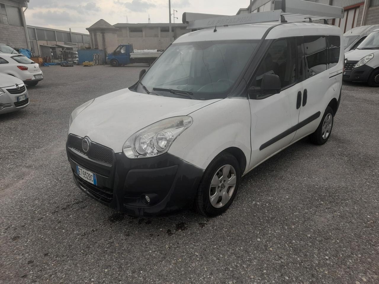 Fiat doblo 5 posti finestrato autocarro