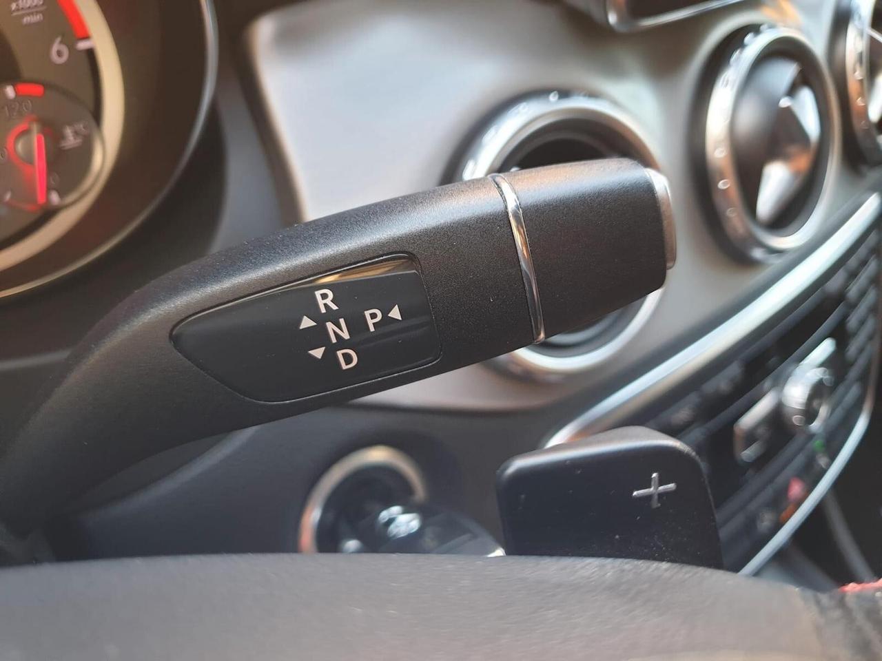 Mercedes-benz GLA 200 d Automatic Premium