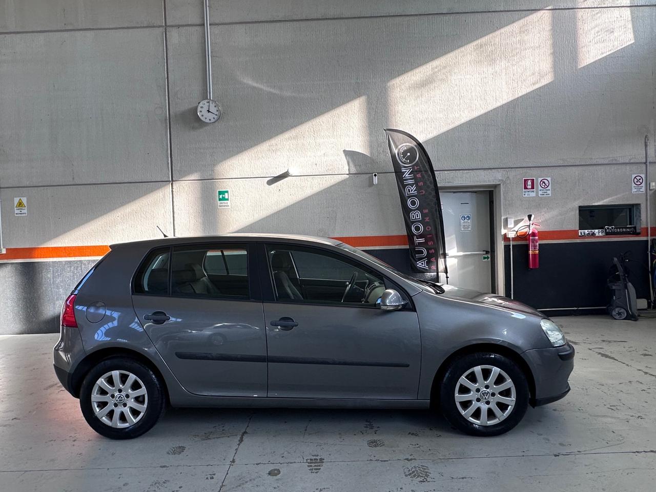Volkswagen Golf 1.6 16V FSI 5p. Comfortline