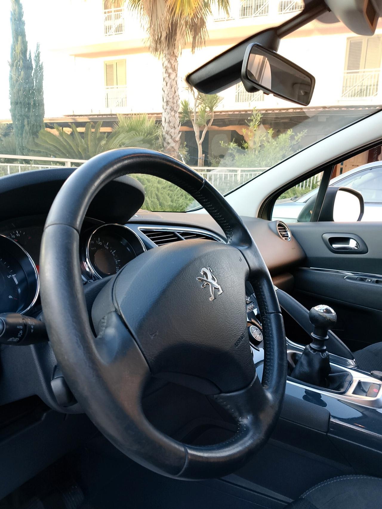 Peugeot 3008 1.6 HDi 115CV Allure