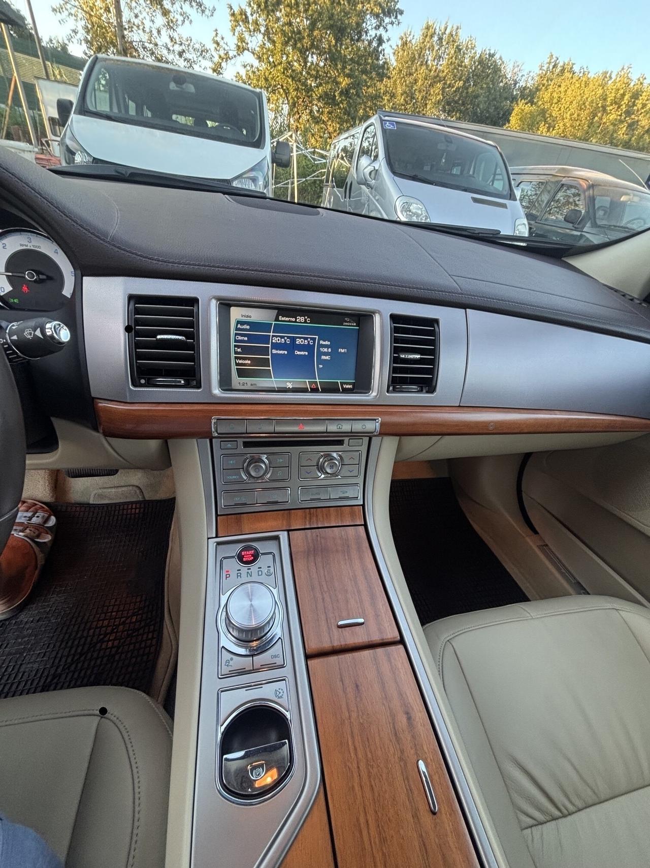 jaguar XF 2.7 D solo 54.000 km