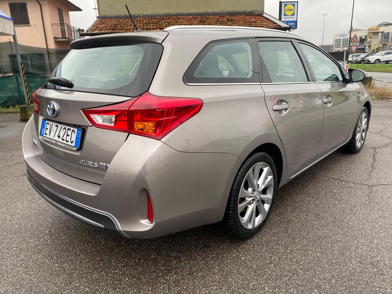 Toyota Auris Touring Sports 1.8 Hybrid Lounge