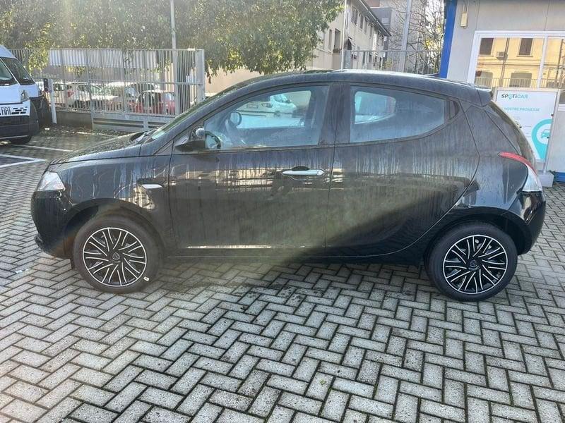 Lancia Ypsilon 1.0 FireFly 5 porte S&S Hybrid Oro