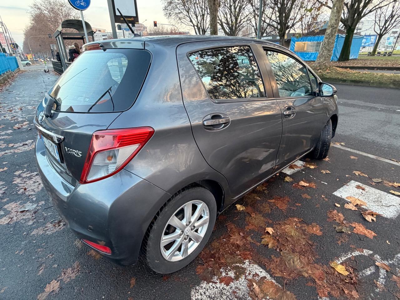 Toyota Yaris 1.0 5 porte Lounge Navi