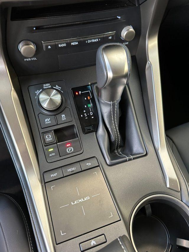 LEXUS NX 300 Hybrid 4WD Luxury - 18" - Camera - Pelle nera