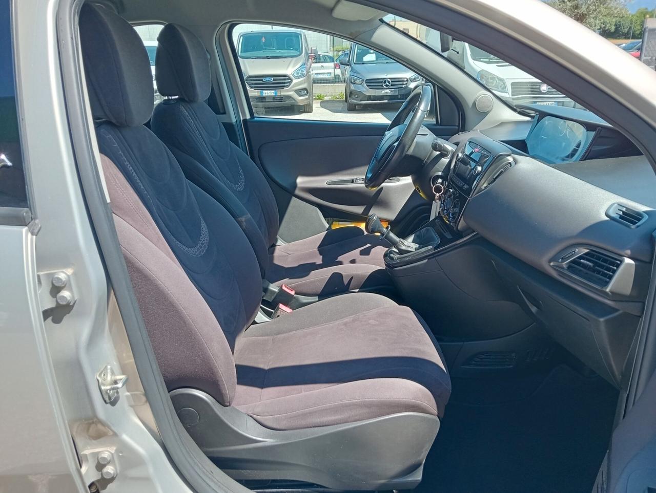 Lancia Ypsilon 0.9 85cv 5p. Gold OK NEOPATENTATI