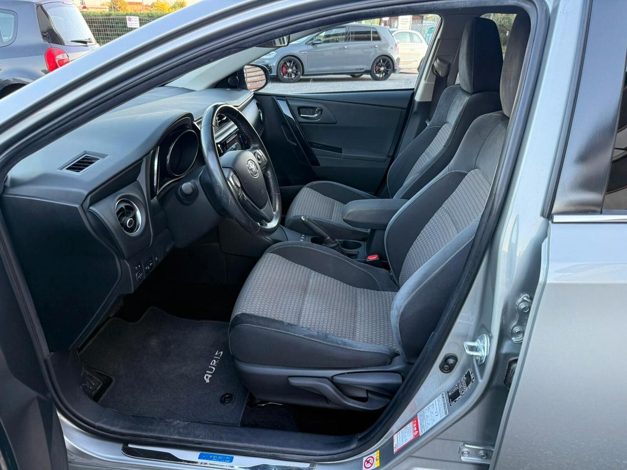 Toyota Auris Touring Sports 1.8 Hybrid Lounge
