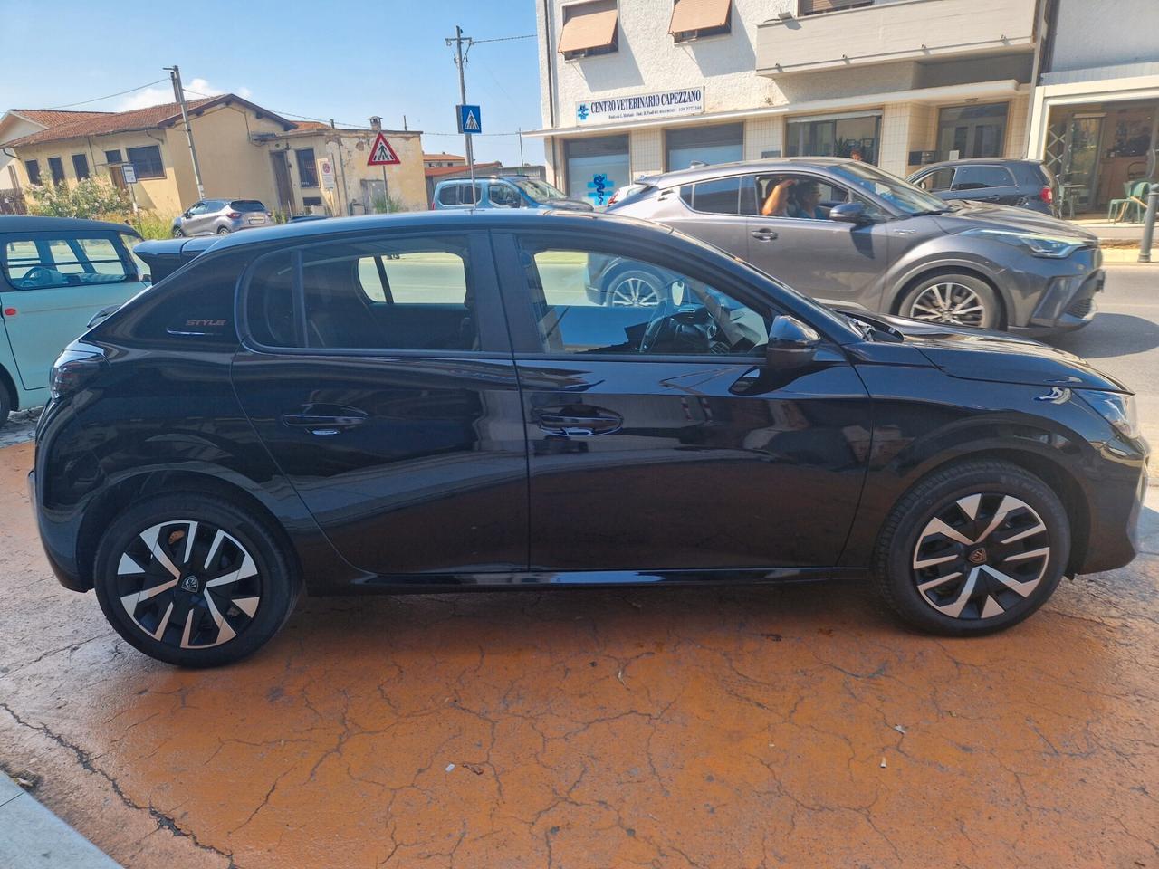 Peugeot 208 Hybrid 100 e-DCS6 Style