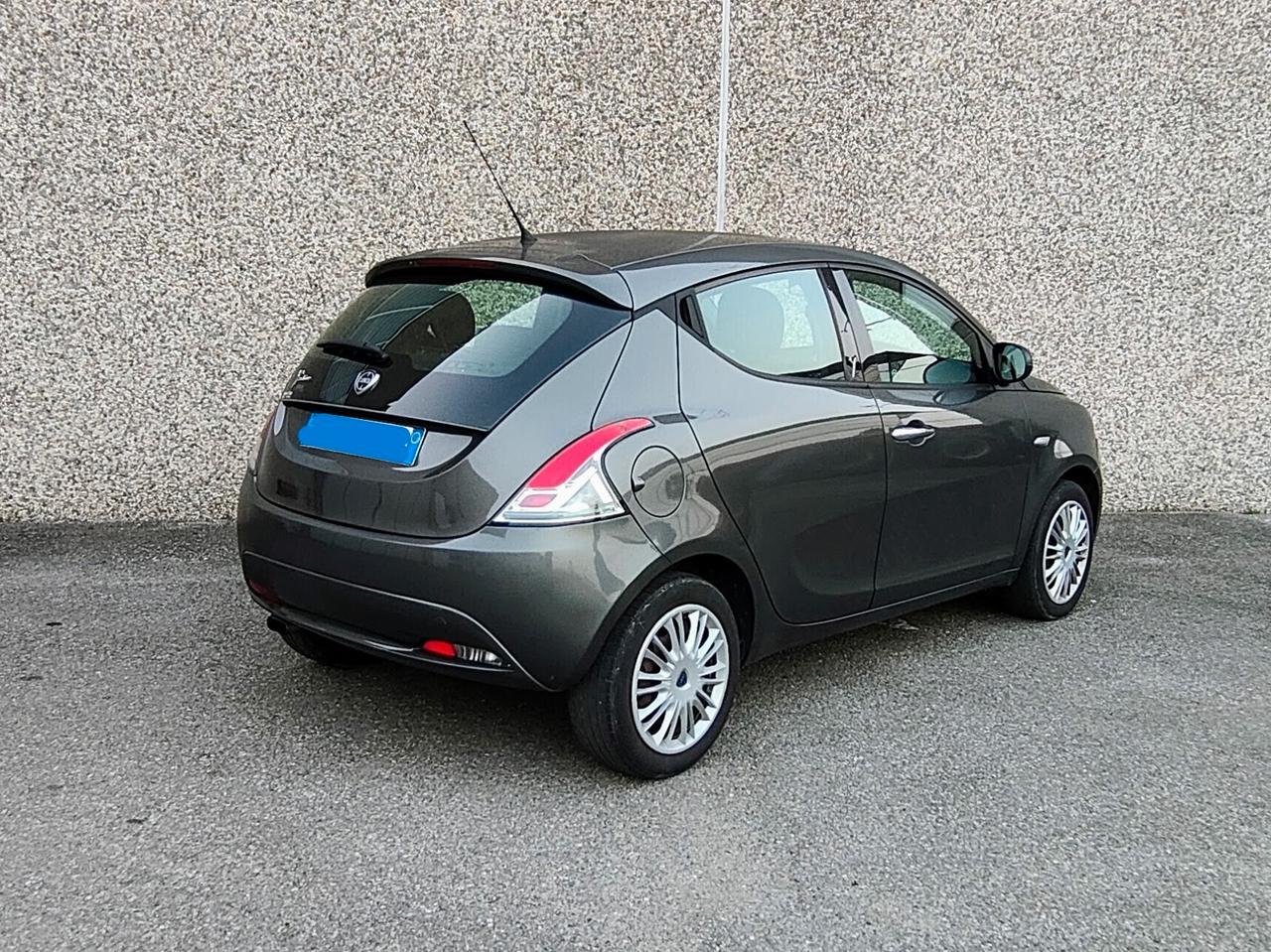 Lancia Ypsilon 1.2 69 CV 5 porte Gold