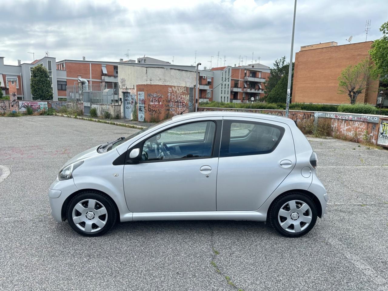 Toyota Aygo 1.0 5p Sol Connect MMT