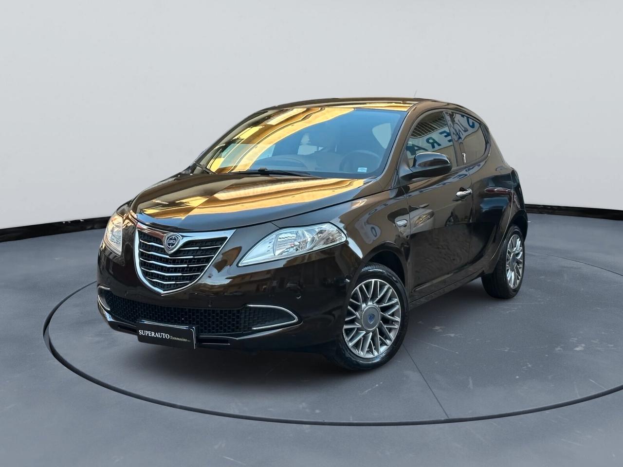 Lancia Ypsilon 1.2 69 CV 5 porte Platinum
