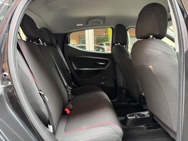 Lancia Ypsilon 1.2 5 porte Elefantino