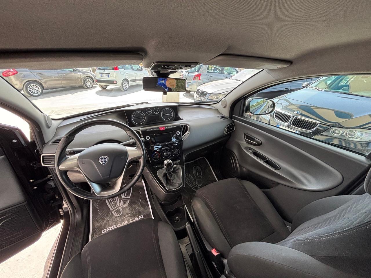 Lancia Ypsilon 1.2 69 CV 5 porte S&S Silver