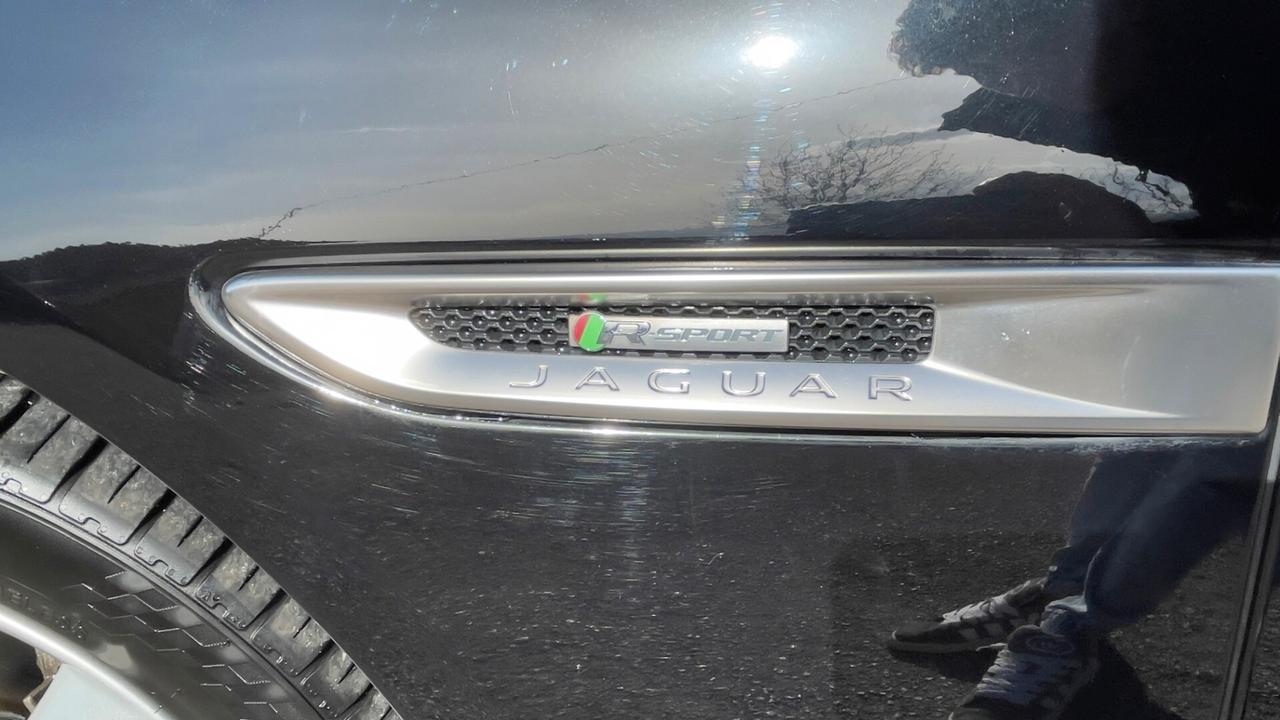 Jaguar XF 2.0 D 180 CV aut. R-Sport /(incidentata)